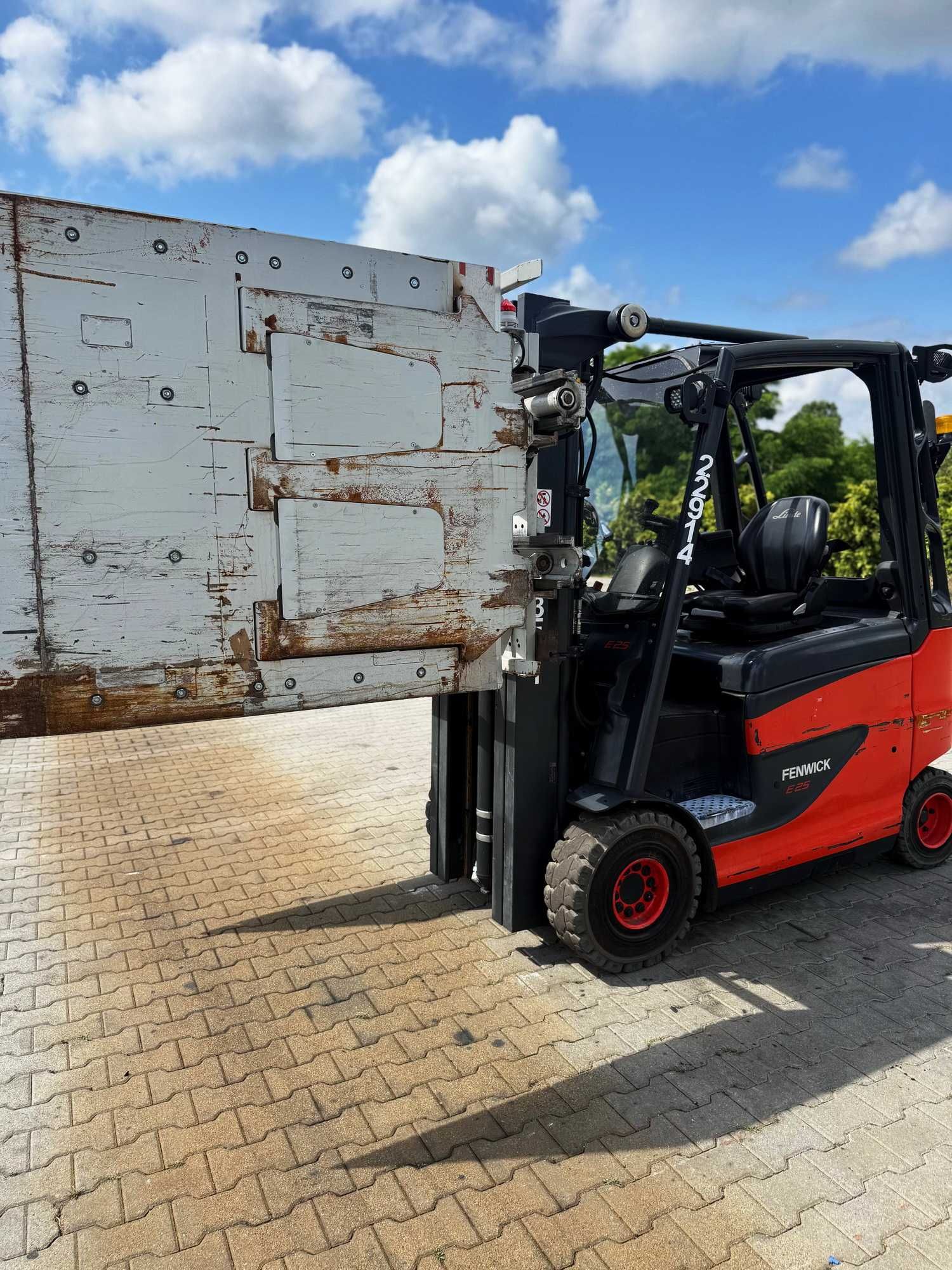 wózek widłowy elektryczny LINDE E25H-600 EVO chwytak Triplex 4.90m
