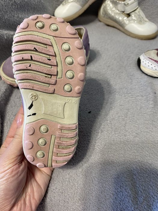 Кросівки, туфлі,мокосини для дівчинки