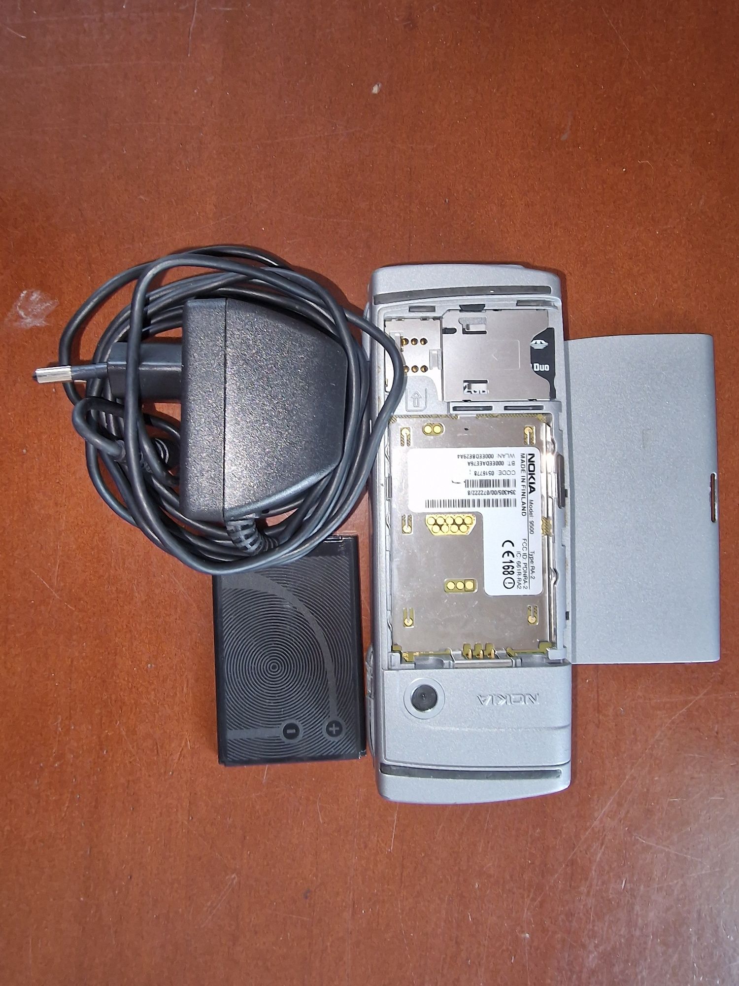 Nokia 9500 urwany zawias unikat