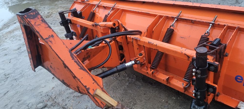 Pług śnieżny do traktora