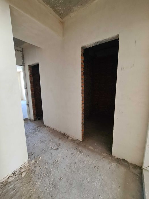 Велика світла двокімнатна квартира