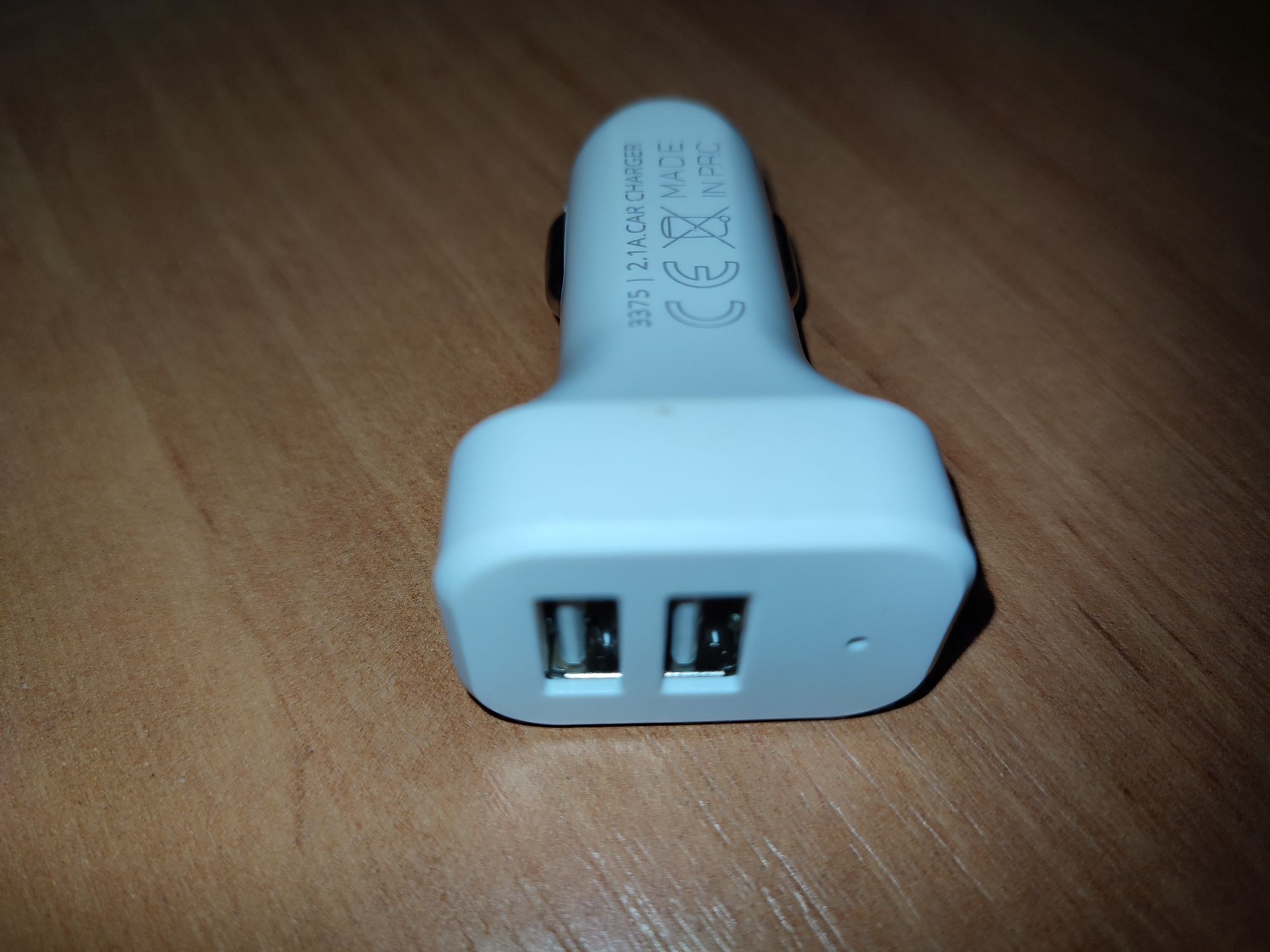 Автомобільна зарядка USB.