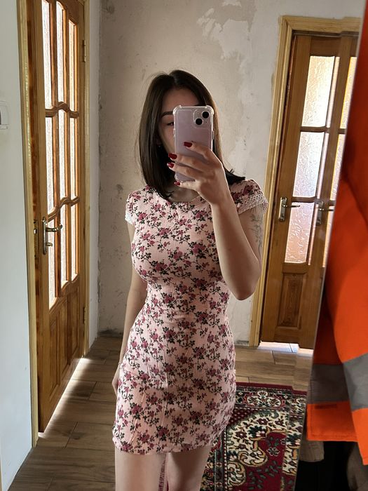 Легке жіноче плаття