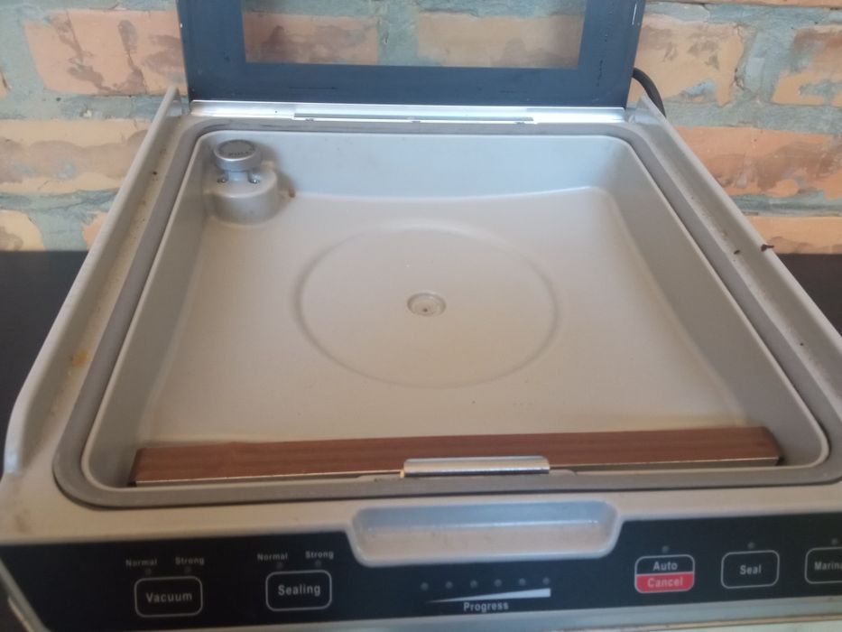Вакуумний пакувальник CASO DESIGN. Новий