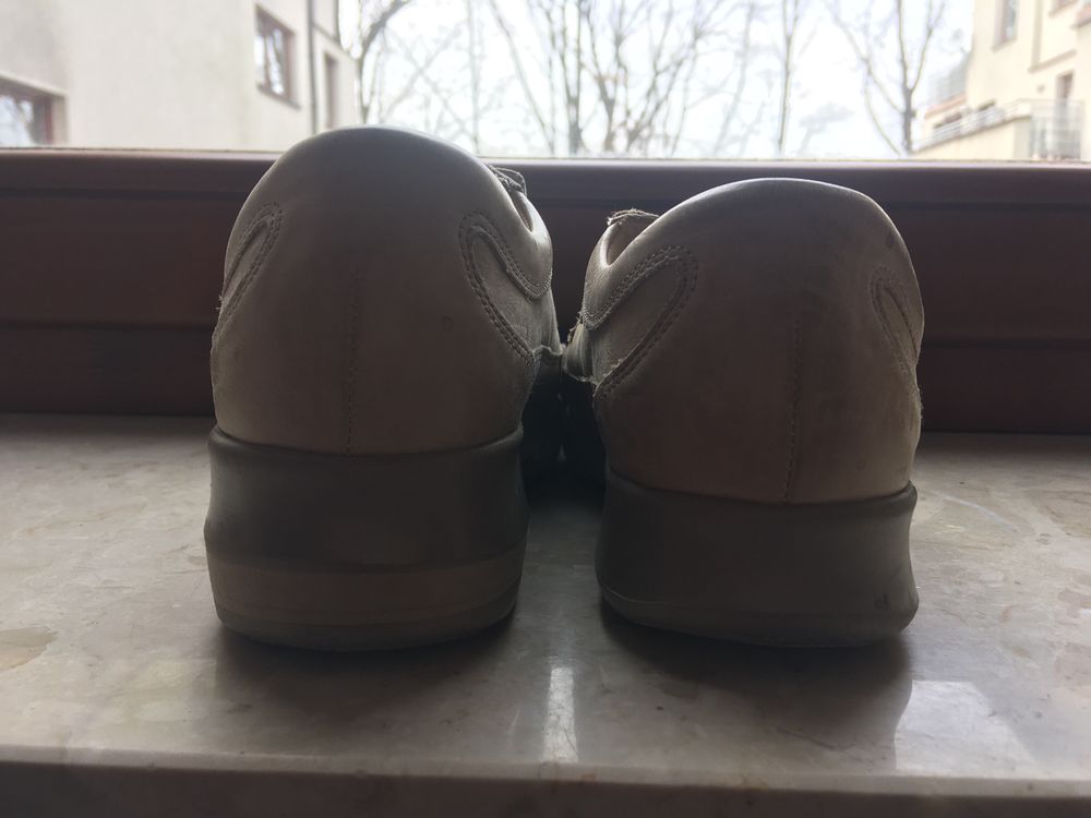 Buty wyrównujące Finn Comfort r.9 (40,5) lewy but podwyższony