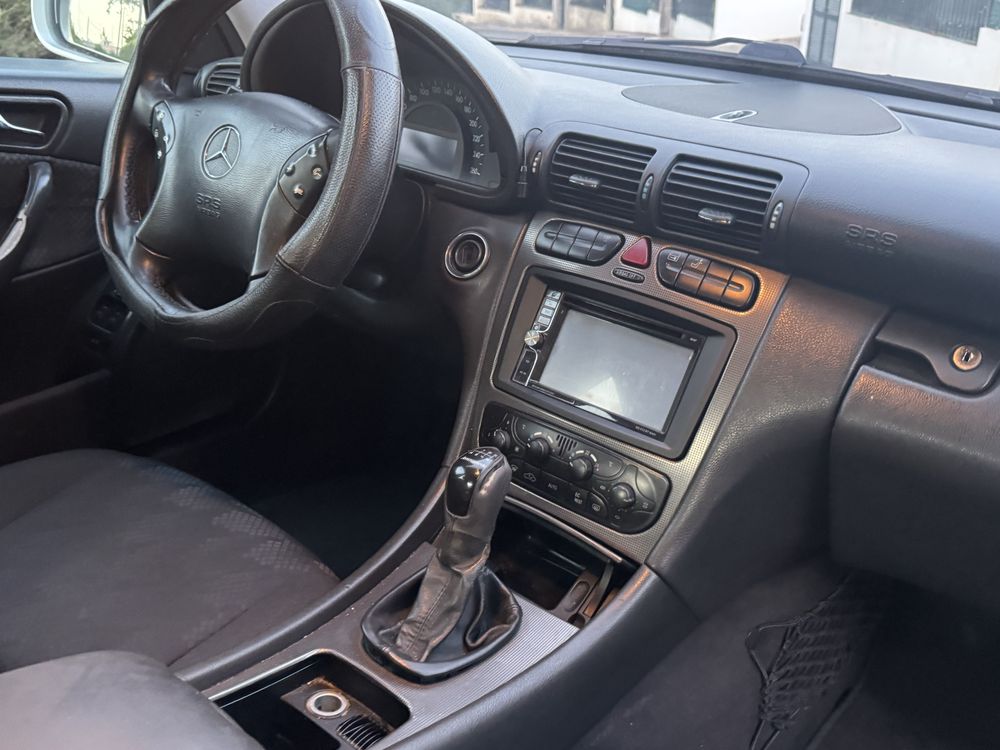 MERCEDES-BENZ C200 CDI NACIONAL ANO 2001 AR CONDICIONADO