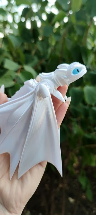 Нічна та Денна Фурії ,як приборкати дракона, Безубик