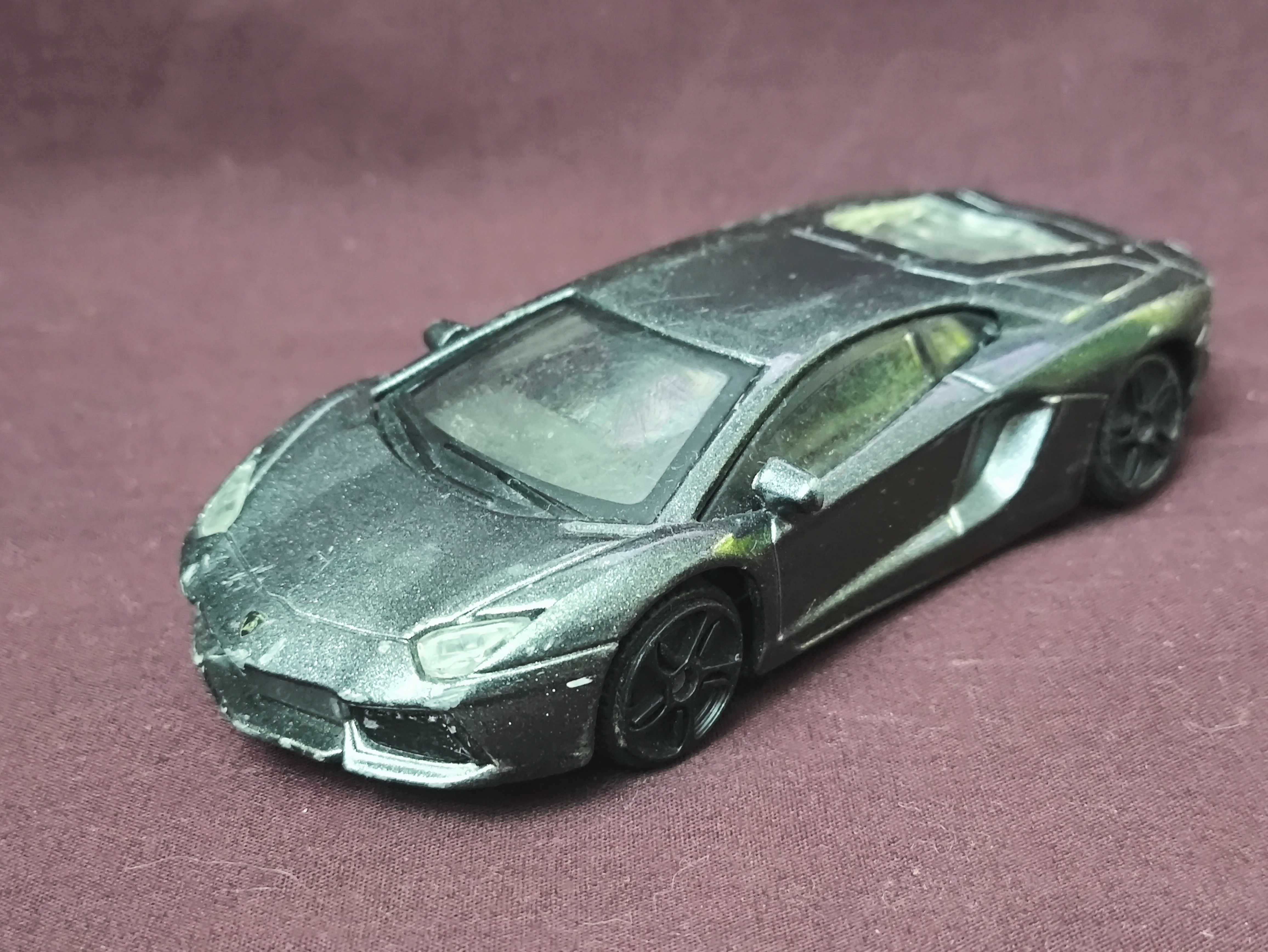 Машинка Lamborghini Aventador LP700-4 1:43 Bburago