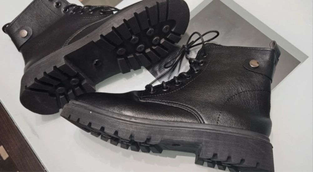 Botas mulher, bastante leves e confortaveis