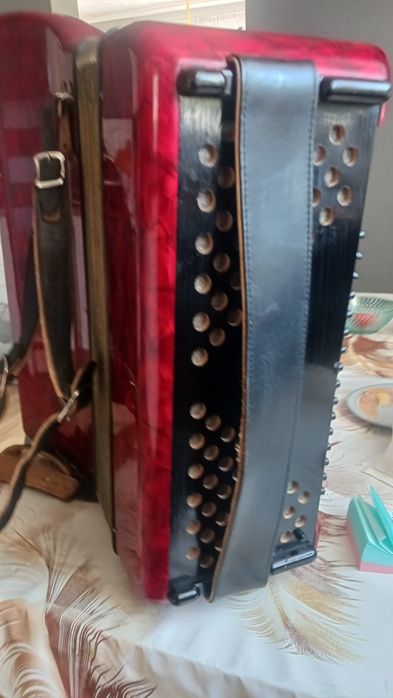 Witam sprzedam akordeony hohner 120bas drugi 96basstan stan idealny go