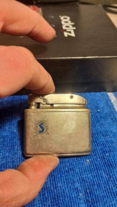 Kolekcja starych zapalniczek