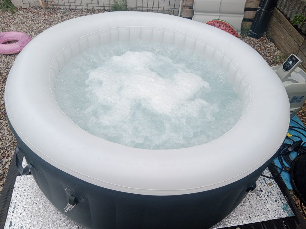 Jacuzzi dmuchane SPA Bestway 4 osobowe