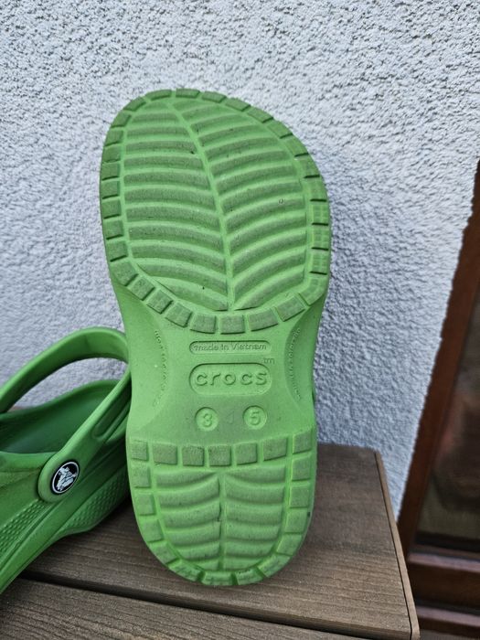 Zielone crocsy rozmiar 35