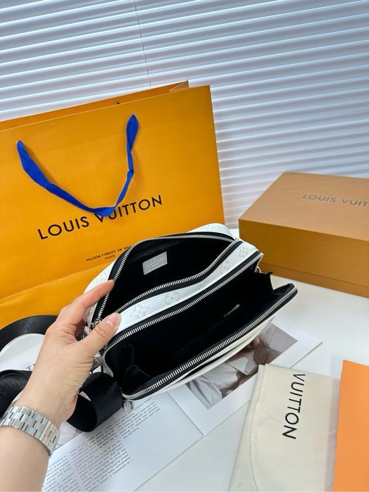 Louis Vuitton mano alpha сумка мужская белая кожаная оригинал