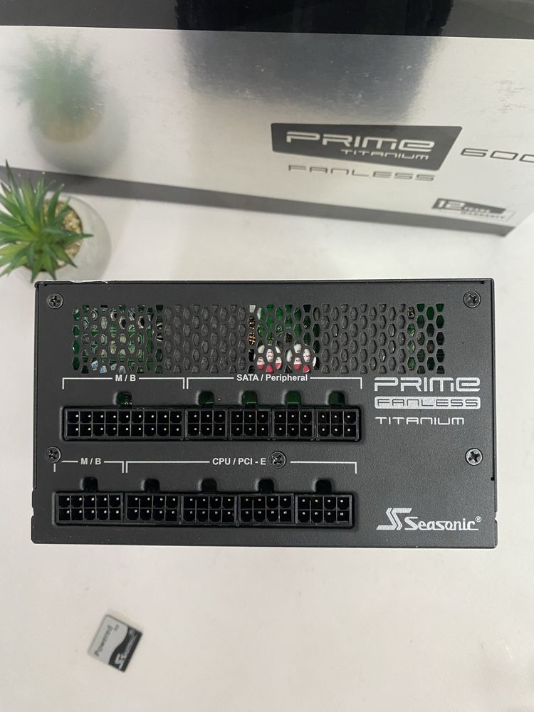 Блок живлення Seasonic Prime 600W Titanium Fanless (SSR-600TL)