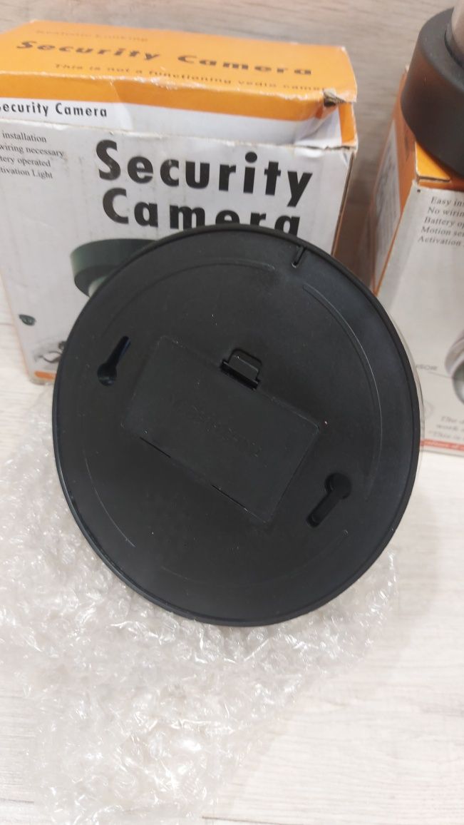 Kamera do monitoringu atrapa na baterię