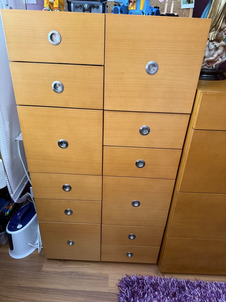 Cómoda com várias gavetas