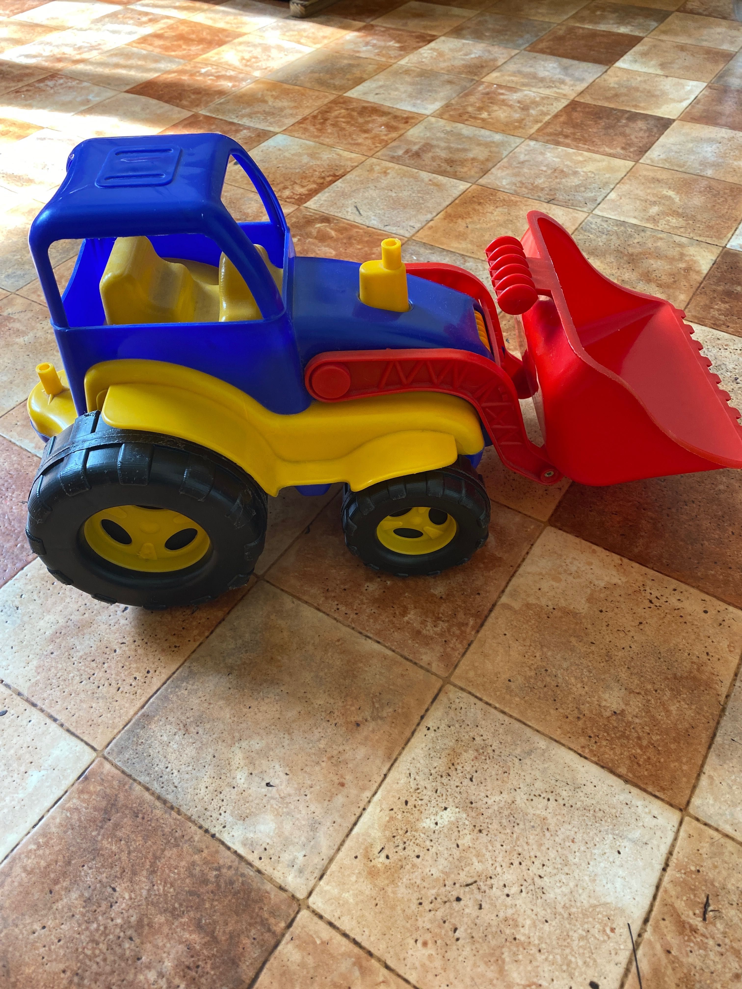 Трактор з ковшем дитячий