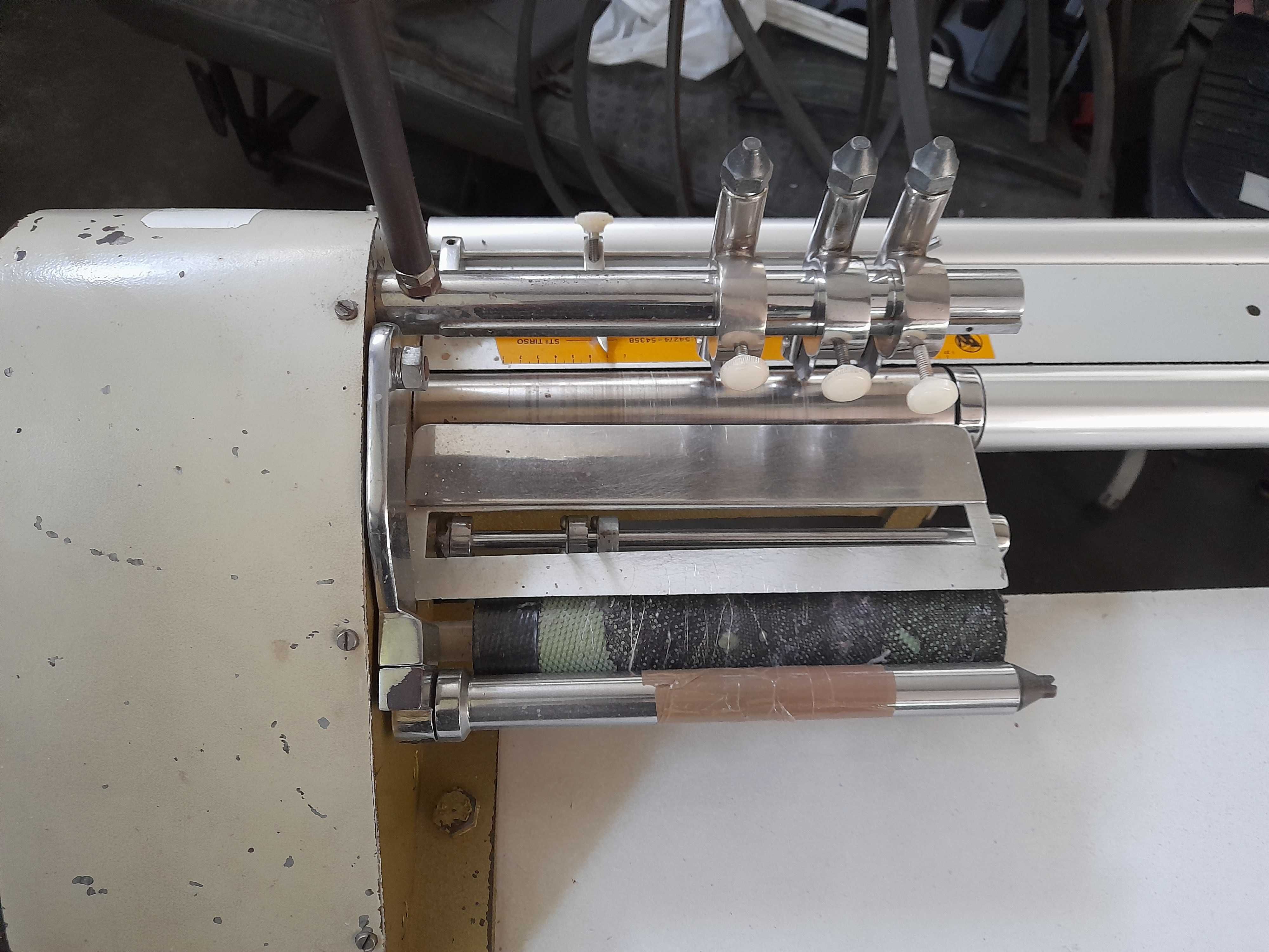 Máquina de cortar colarete