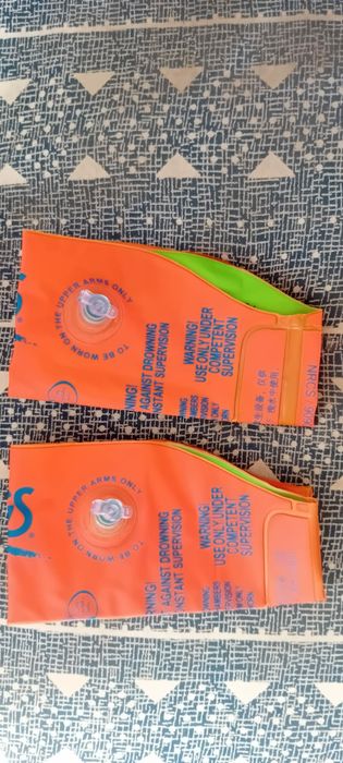 Braçadeiras de piscina ou praia criança