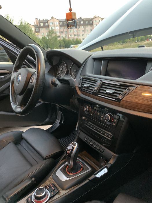 BMW X1 2012 (M пакет)