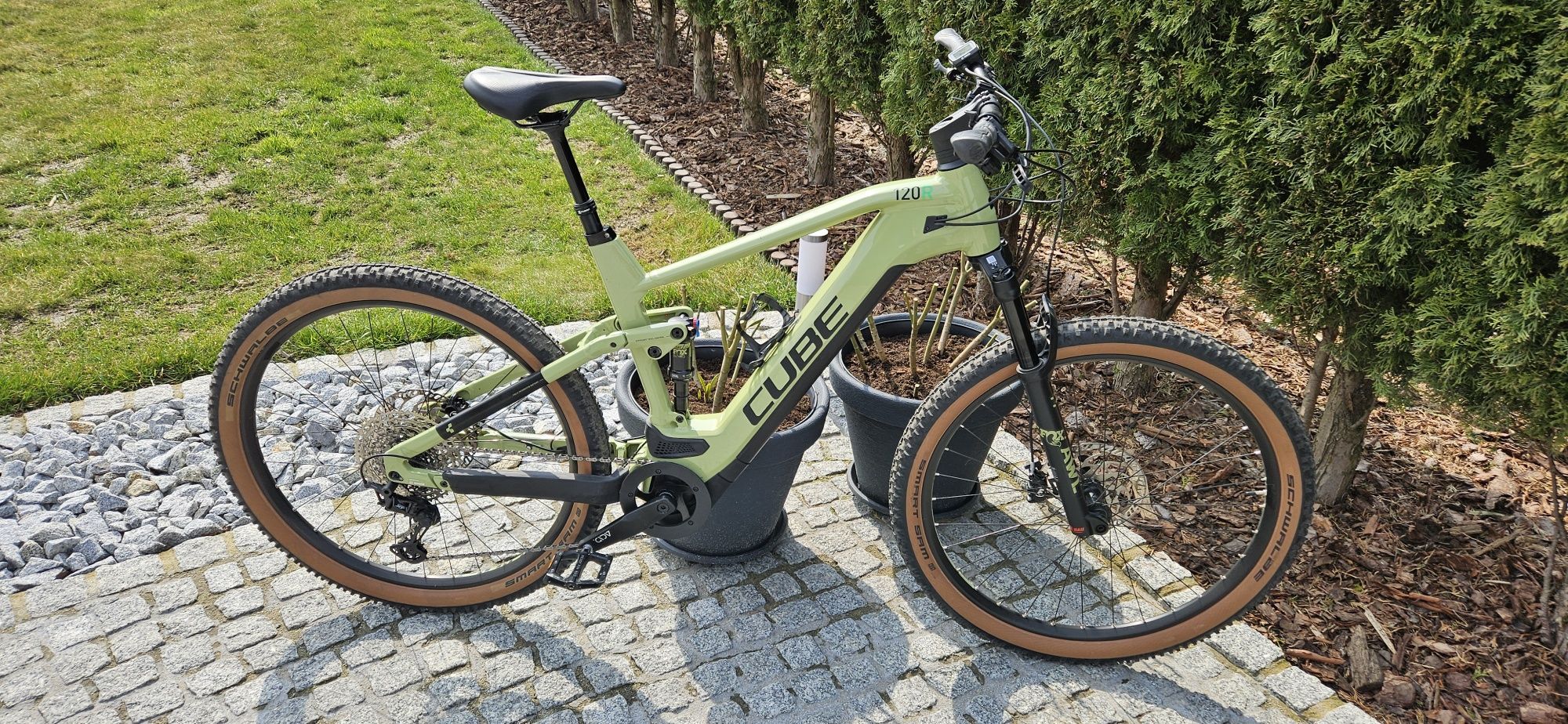 Rower elektryczny Cube Stereo race XL