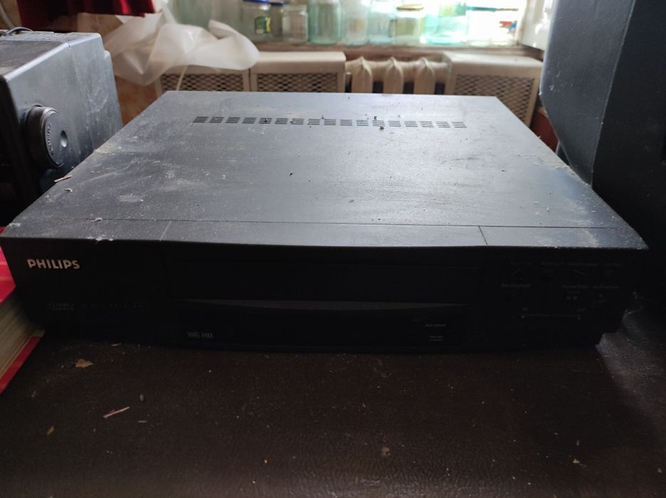 Видеомагнитофон PHILIPS