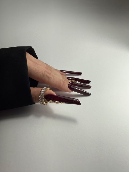 Przedłużanie paznokci / paznokcie hybrydowe