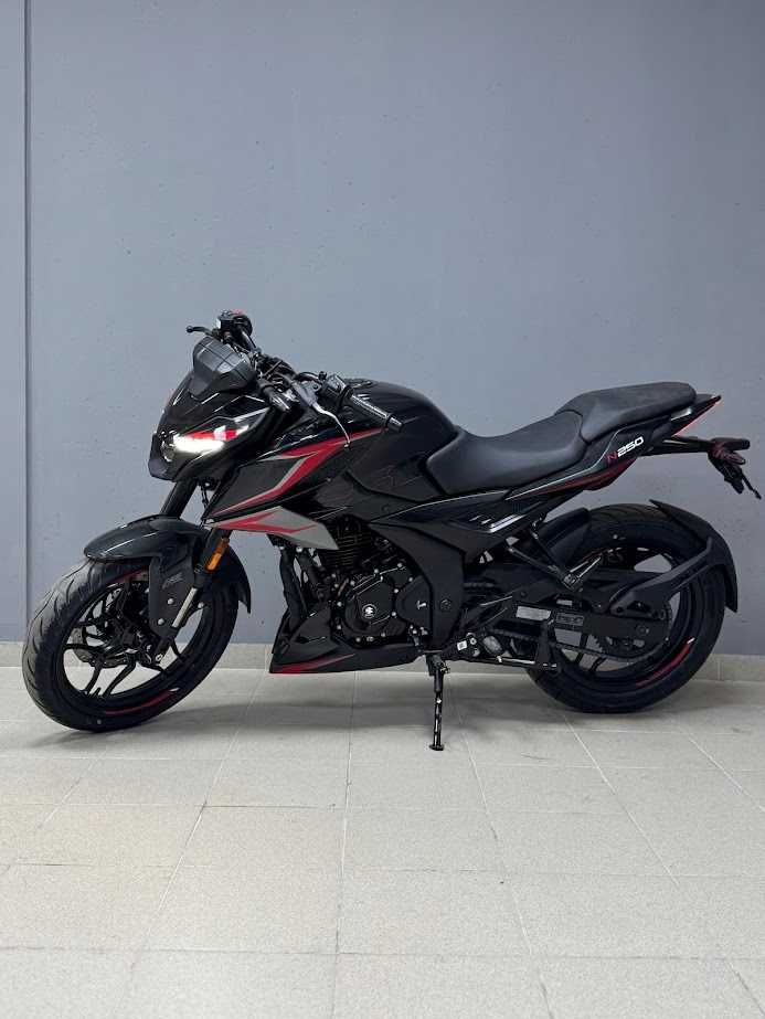 Мотоцикл BAJAJ Pulsar N250 2025