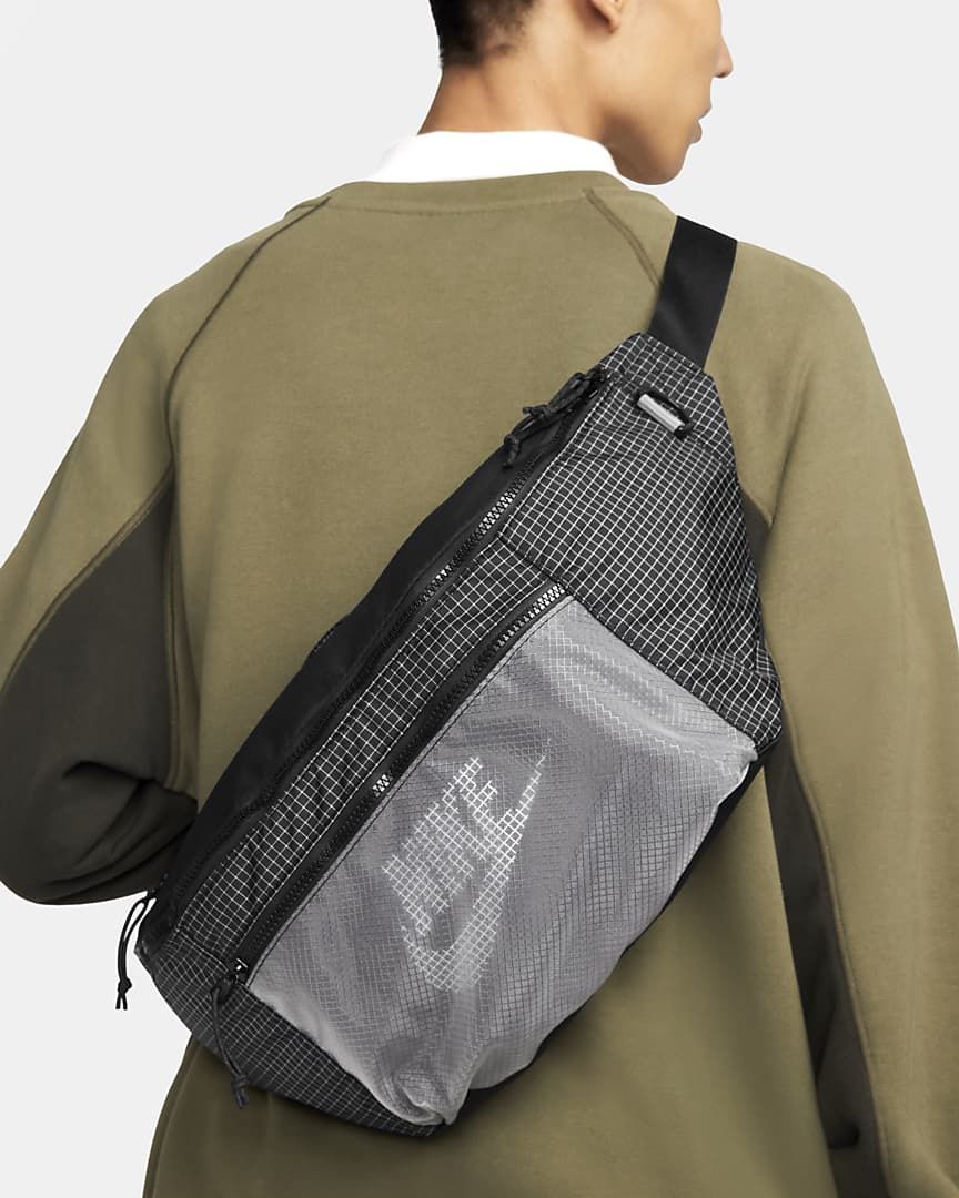 Бананка  Nike Nike Tech Hip Pack 10L.