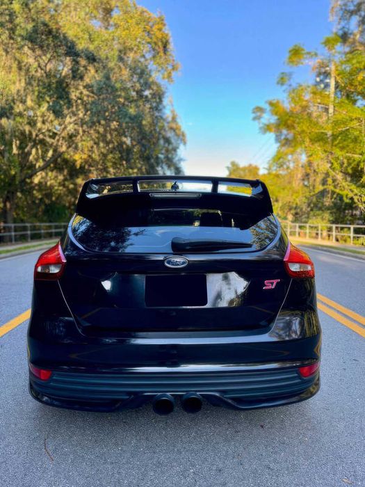 Ford Focus ST      2016