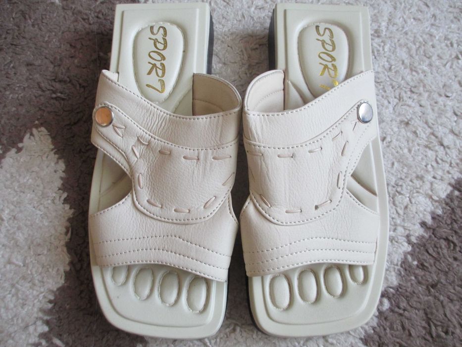 Женские шлепанцы 40 р.