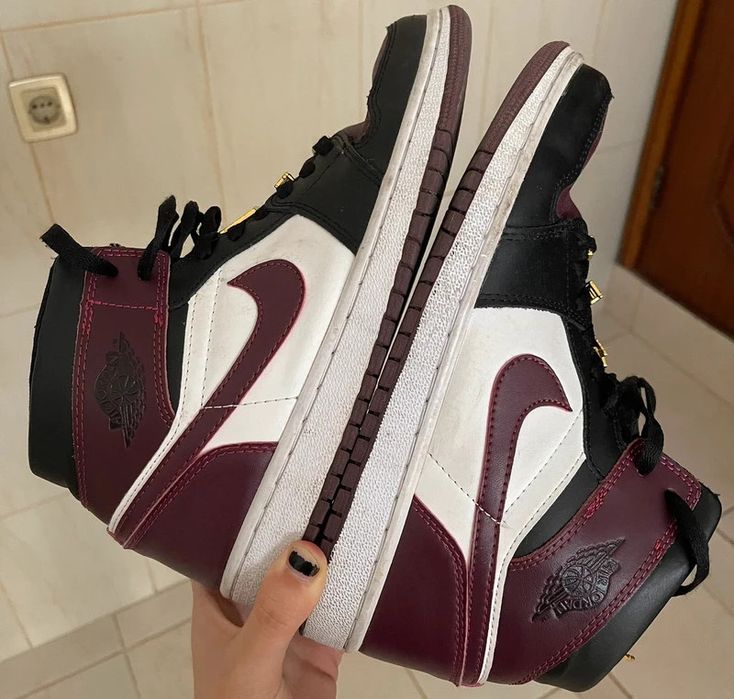Nike Air Jordan 1 Mid SE Gold Pendants