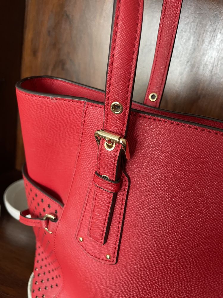 Michael Kors Voyager Bag Stars Red