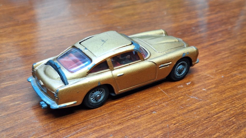 Corgi toys Aston Martin Db5-James Bond