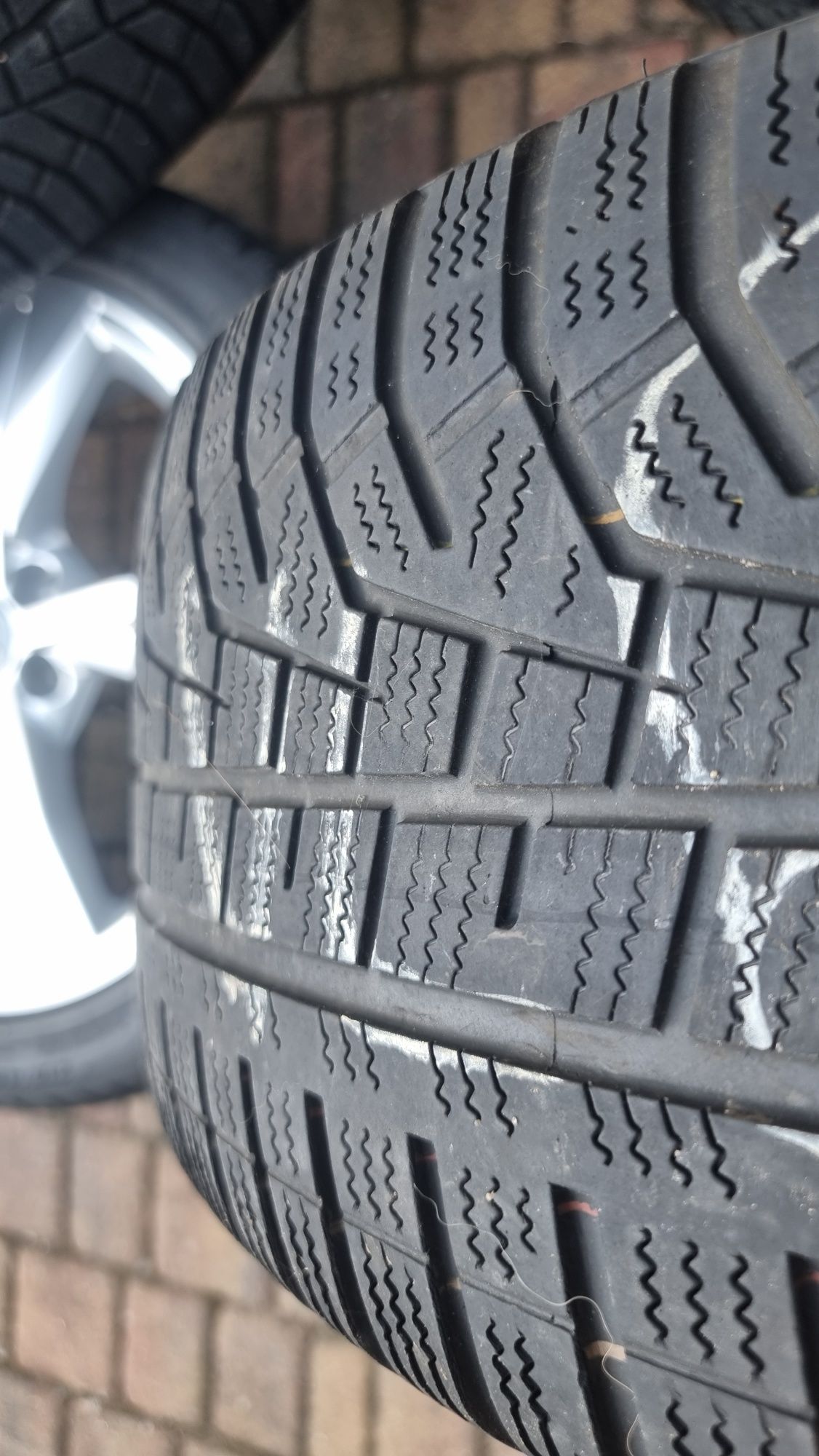 Komplet Kół  koła  felgi audi a1 17" opony zimowe