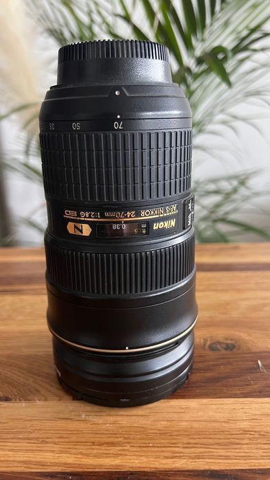 Nikon D800 plus 14-24 2.8. / 24-70 2.8 / 70-200 VR2 oraz dodatki.