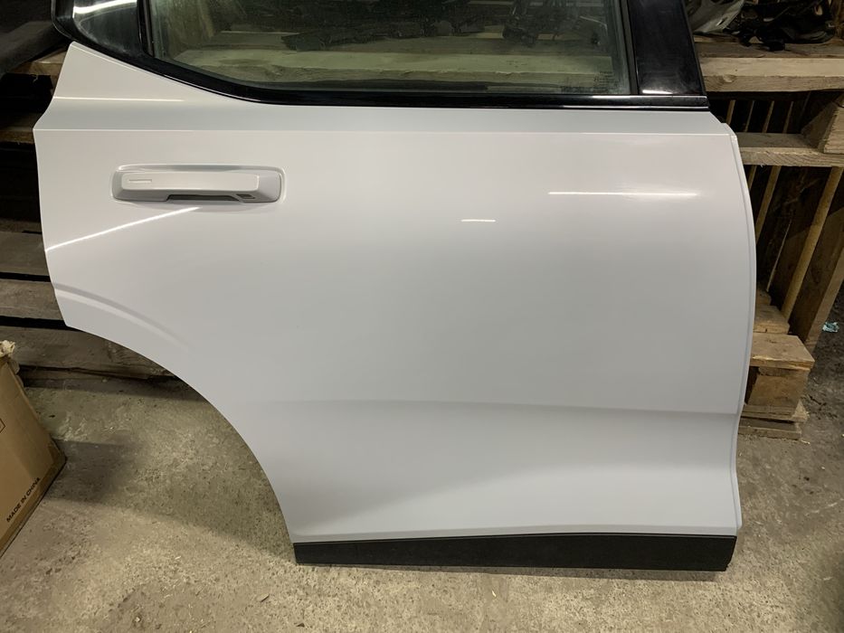 Двері Polestar 2