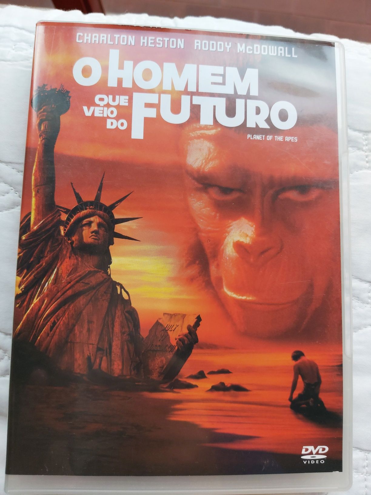 DVD Sci-Fi "O PLANETA DOS MACACOS / O Homem que veio do Futuro"