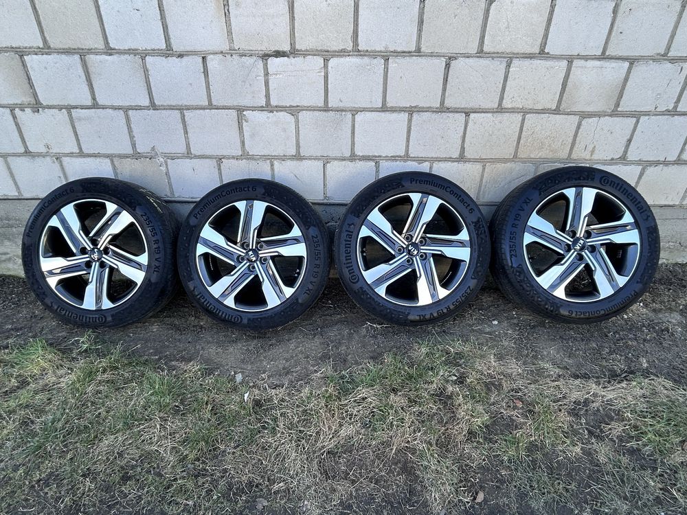 Kia Sorento IV Felgi 19 cali  jak Nowe z Oponami  r