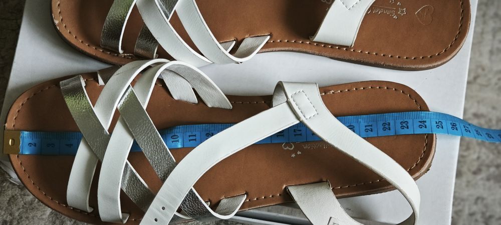 Сандалі для дівчинки