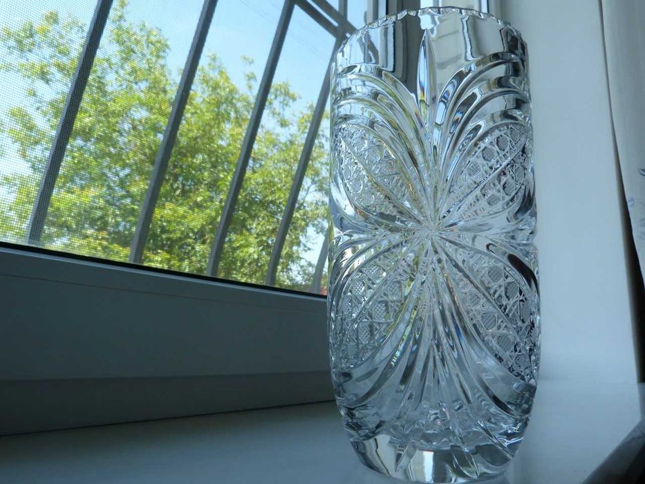 Ваза кришталева, нова, масивна, вис. 23 см.