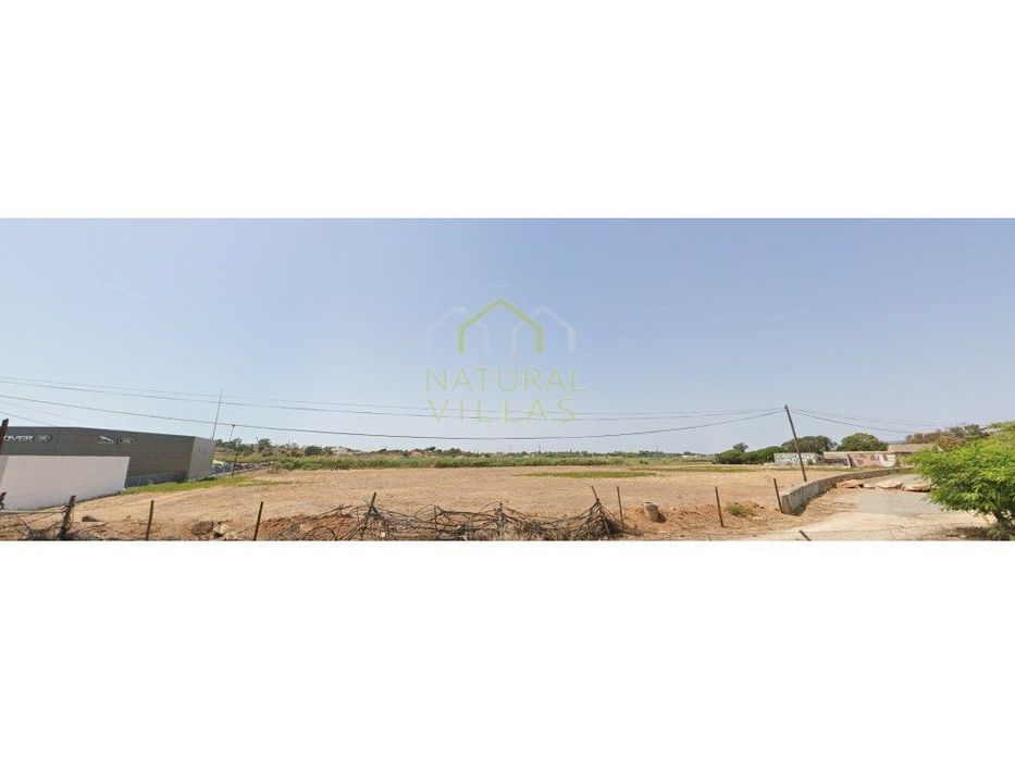 Fantástica Propriedade de 11.243ha com Ruínas e Vinha em Faro