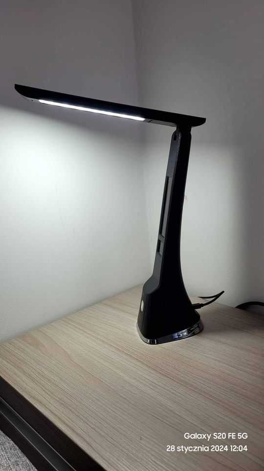 Lampka biurkowa LED