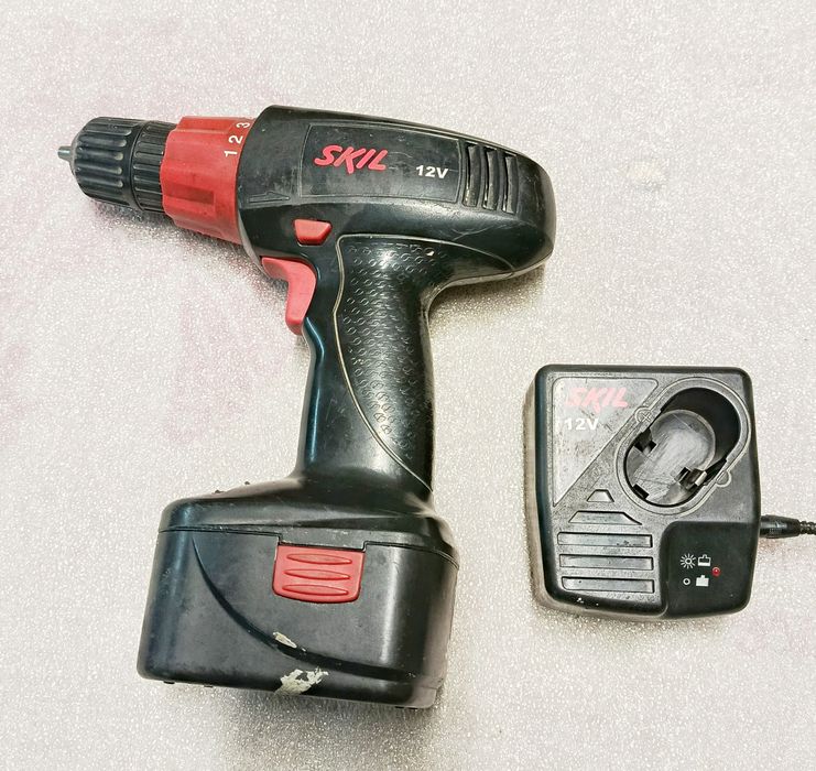 Продам шуруповёрт skil 12 в 330грн.