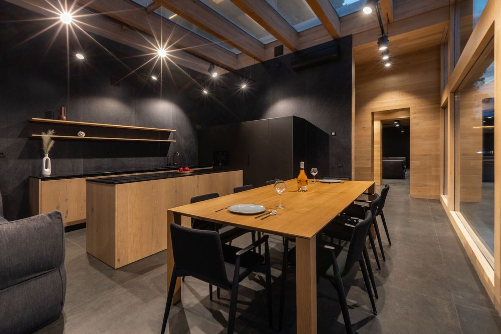 Дом-бункер Джеймса Бонда от KAGER на Киевском море за btc. Свой пляж!