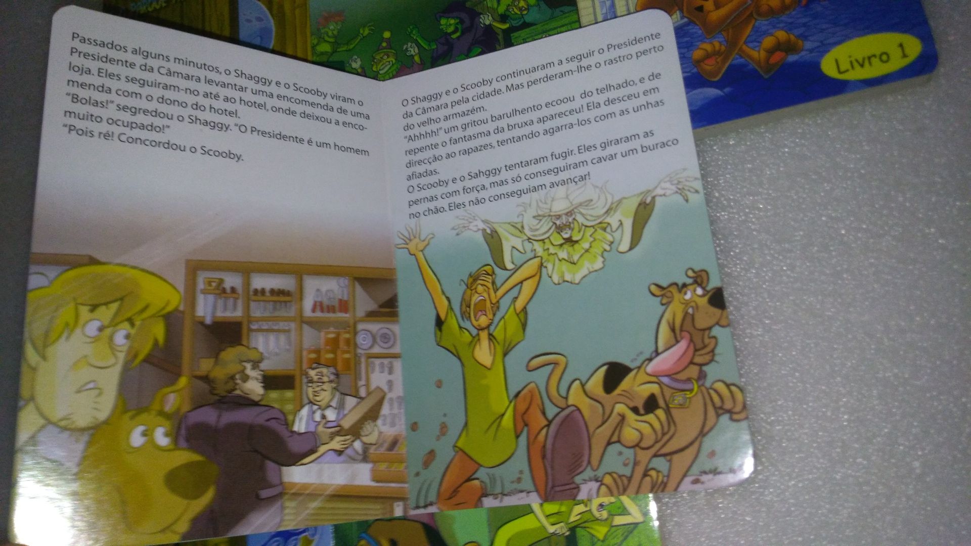 Caixa Antiga com 6 livros Scooby-Doo!  2006 marca registada Hanna-Barb