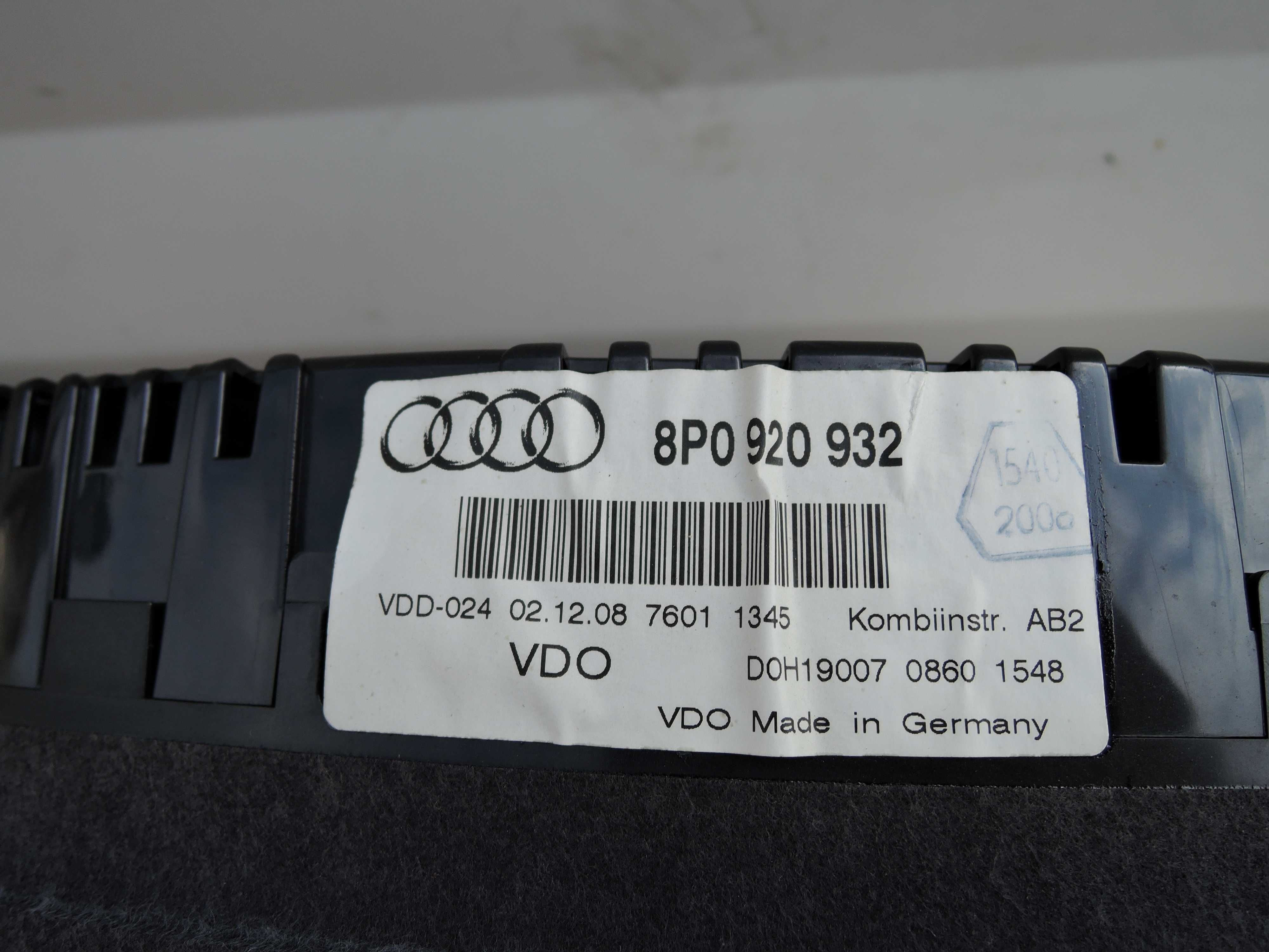 Licznik Zegar AUDI S3 8P LIFT europa  podswietlanie na biało manual