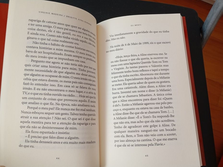 Livro " Eu menti"