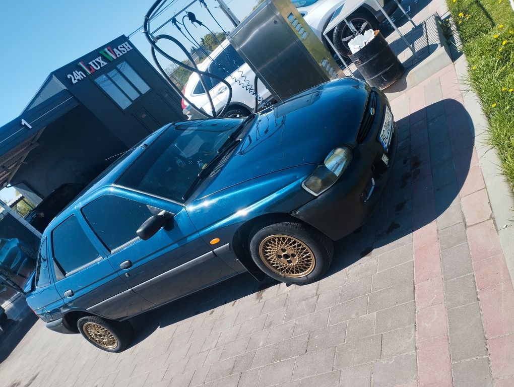 Продається надійний автомобіль Форд ескорд